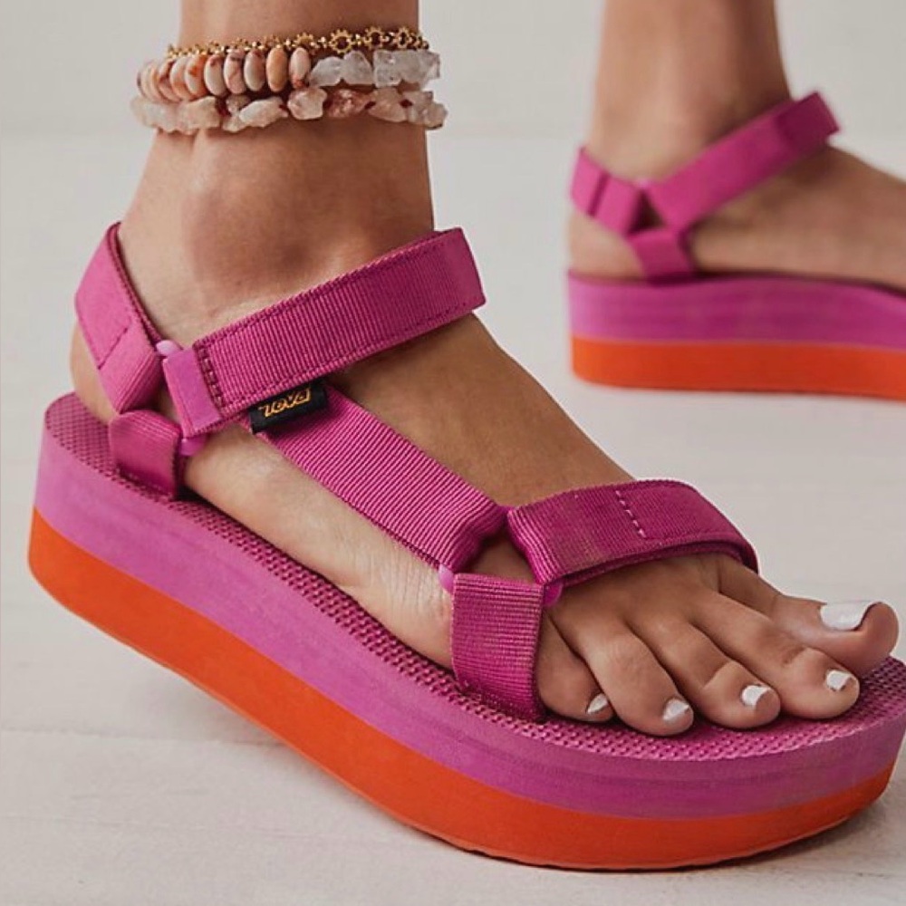 Teva Flatform Universal Sandal